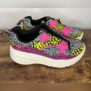 UGG CA805 Zip Safari Sneaker, Size 8, New in box